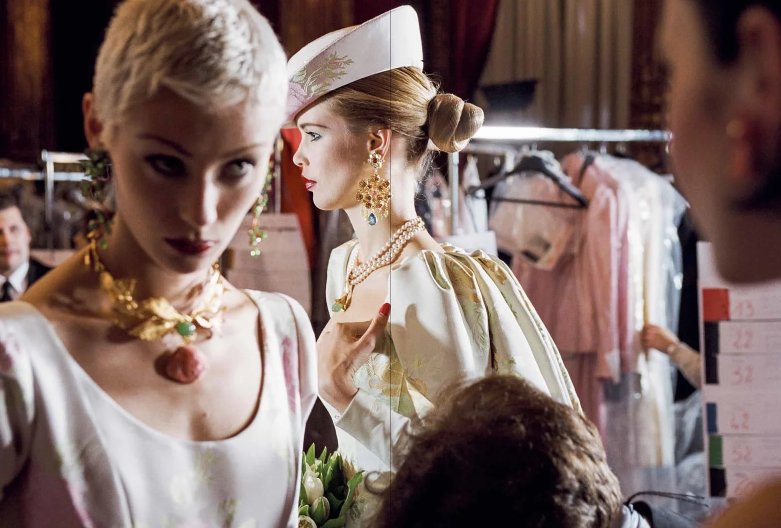 Yves Saint Laurent Inside Out : A Creative Universe Revealed /anglais