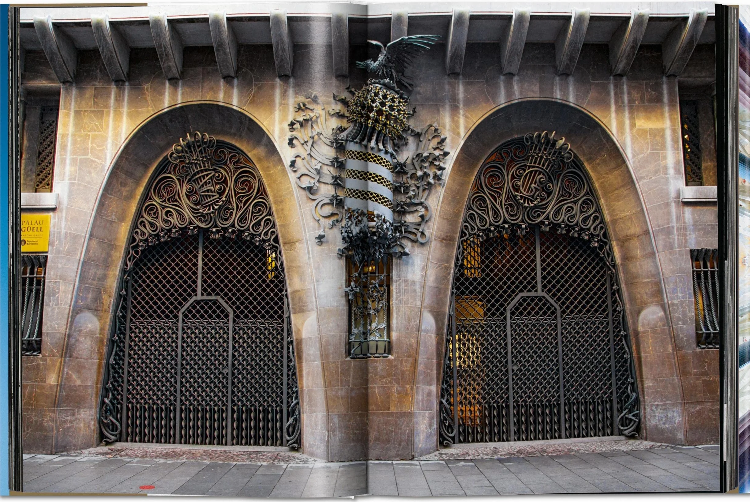 Gaudí. the Complete Works
