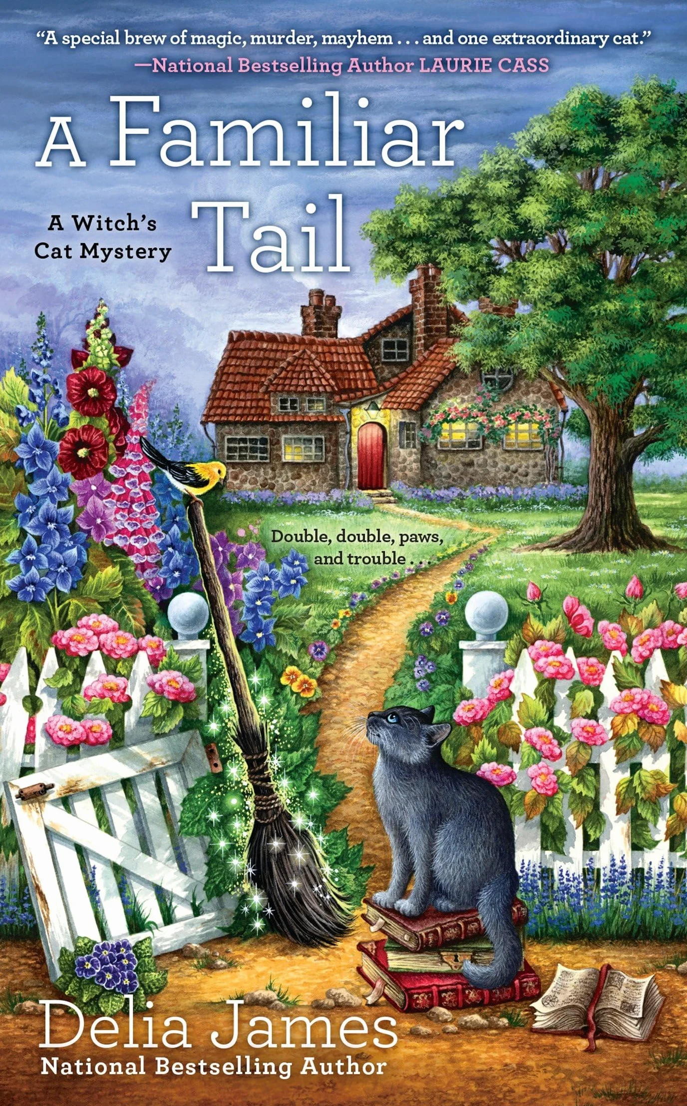 A Familiar Tail: A Witch's Cat Mystery: 1