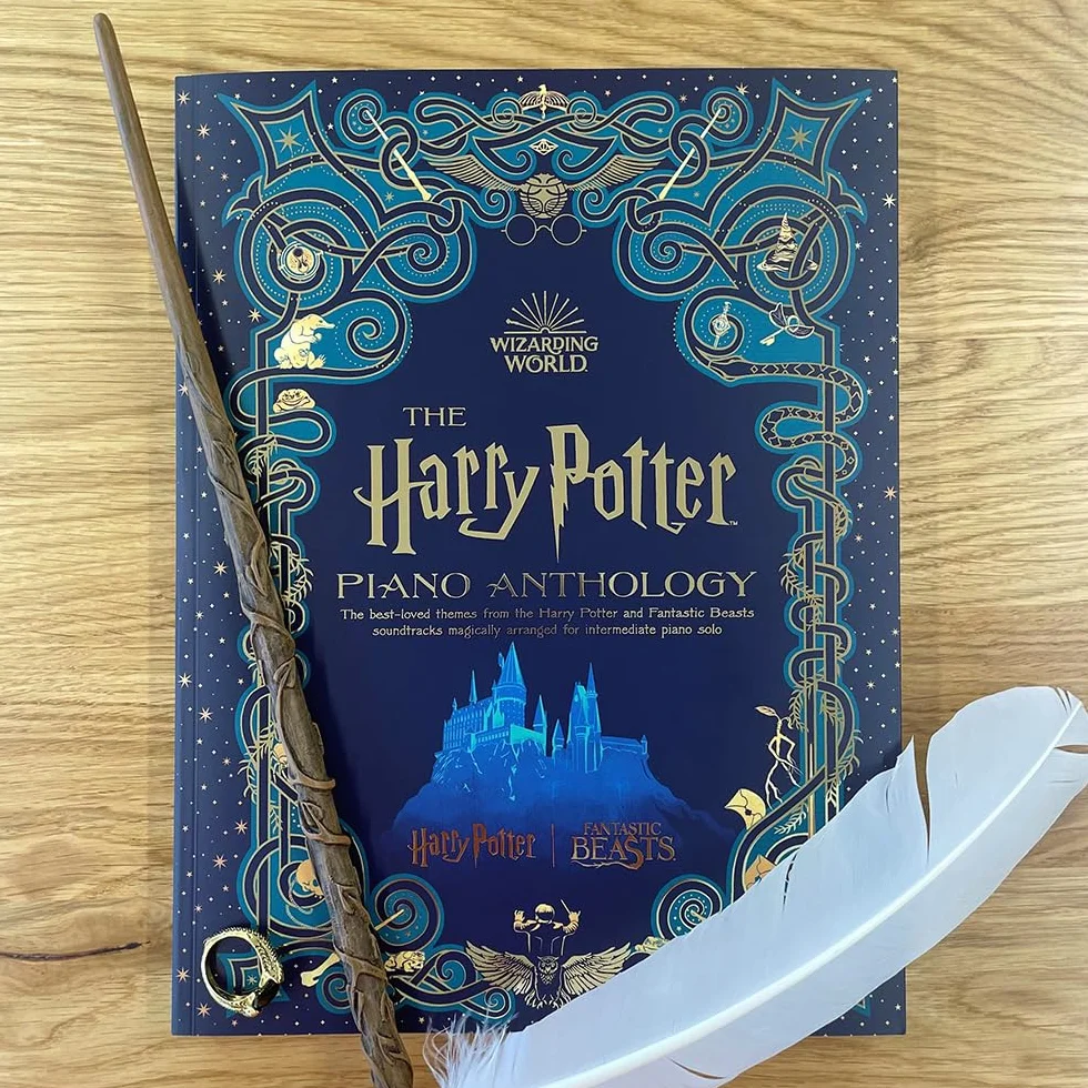 The harry potter piano anthology (piano solo) - 56 musical themes the harry potter & fantastic beast: The Best-loved Themes from the Harry Potter and ... Arranged for Intermediate Piano Solo