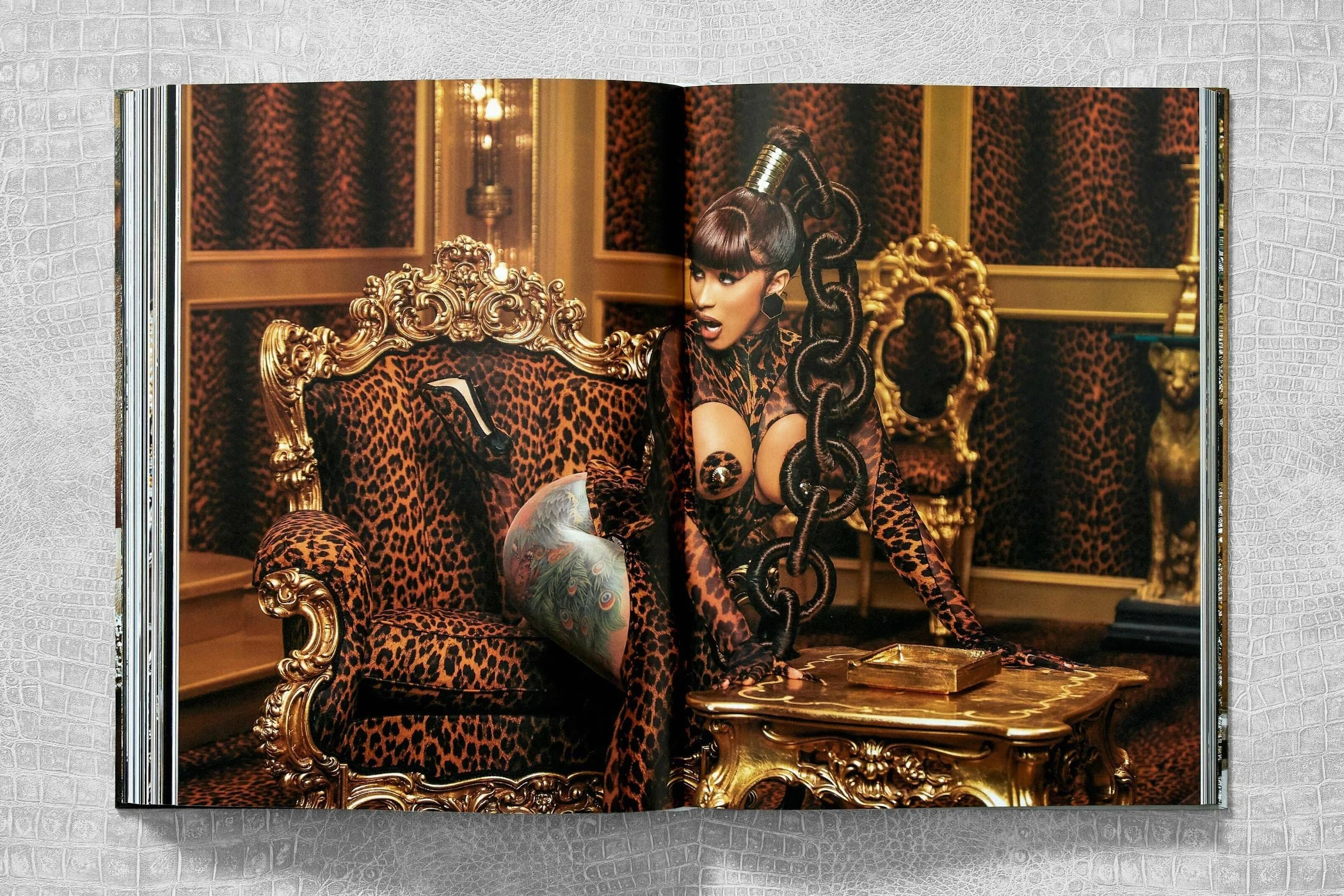 Ice Cold. A Hip-Hop Jewelry History