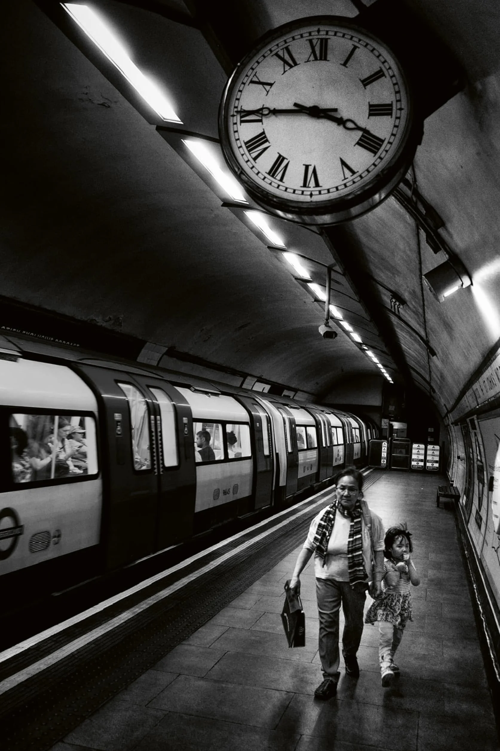 Ovidiu Selaru London in Frames /anglais