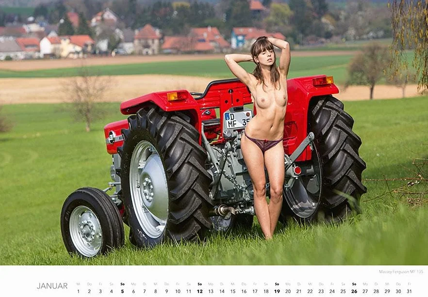Jungbauernträume Kalender 2025: Landlust von ihrer schönsten Seite - Akt-Fotografie der Spitzenklasse Wandkalender Erotik Traktoren Schlepper