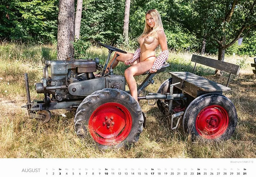Jungbauernträume Kalender 2025: Landlust von ihrer schönsten Seite - Akt-Fotografie der Spitzenklasse Wandkalender Erotik Traktoren Schlepper