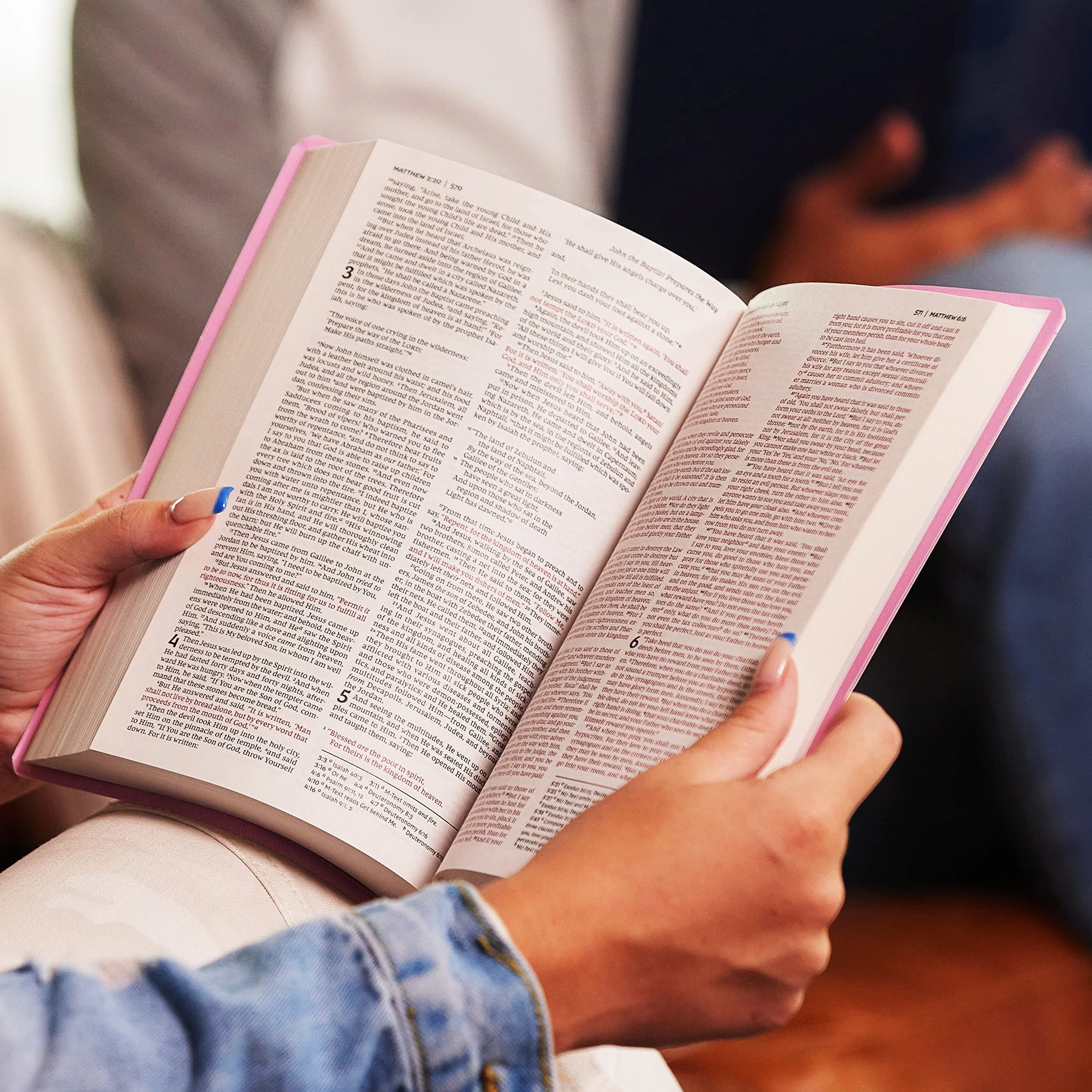 NKJV, Gift and Award Bible, Leather-Look, Pink, Red Letter Edition: Holy Bible, New King James Version