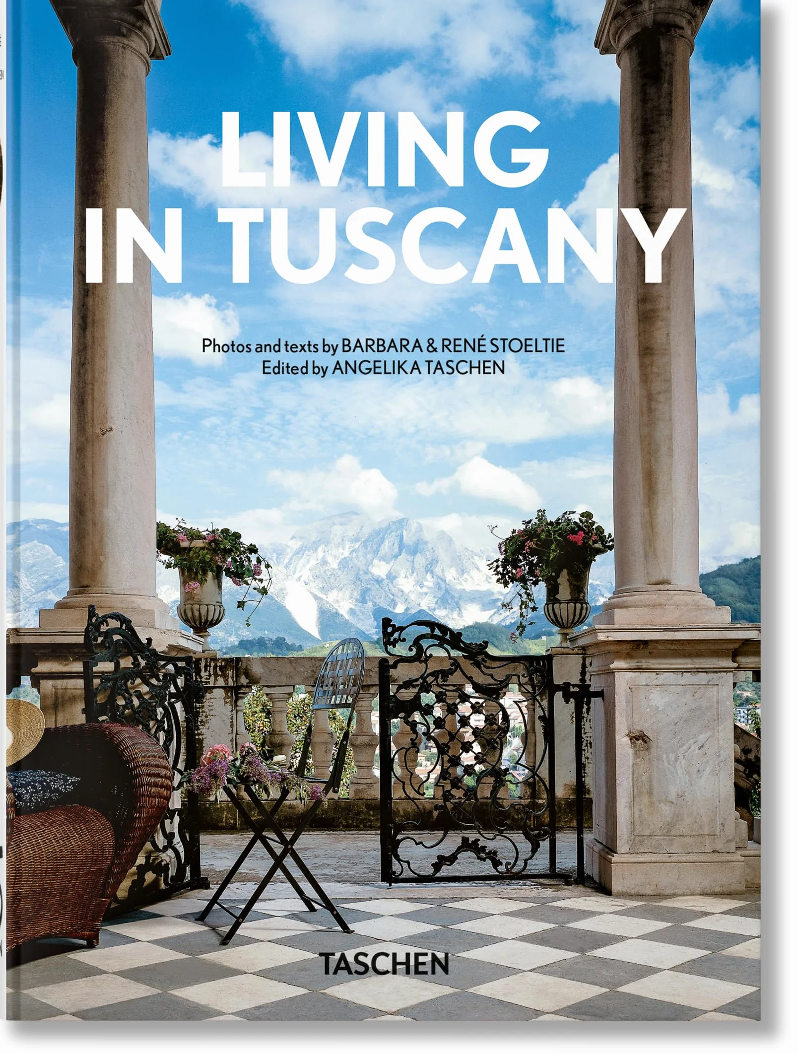 Living in Tuscany: 45th Ed.